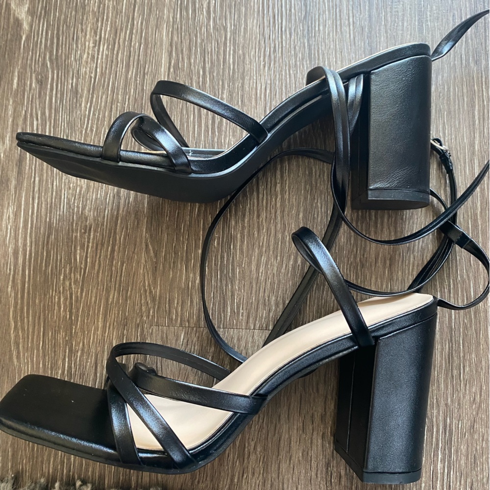 Shein Black Multi Strap Chunky Heels. Size- CN 39/US 8. Color- Black. NWT - Picture 3 of 8